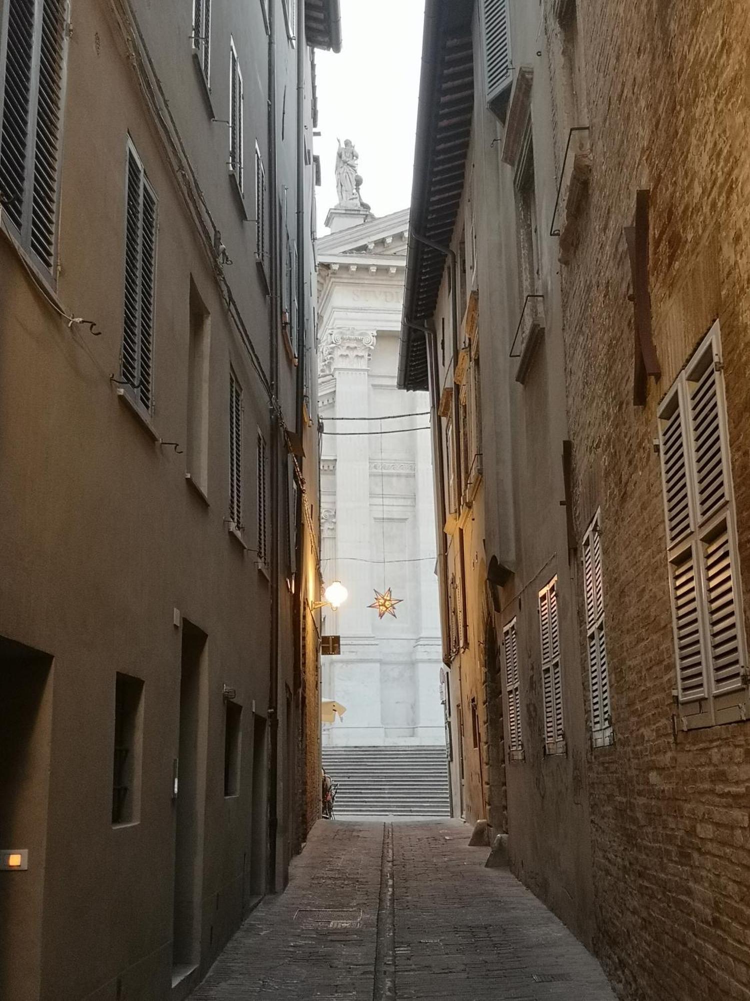 Appartamento Tipico In Centro Storico Urbino Exterior photo